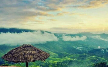Kelebokka 360 Viewpoint Clouds rolling over Kelebokka hills in Matale