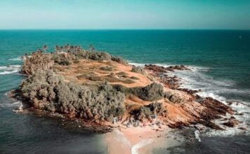 Blue Beach Island Underwater Gallery – Nilwella Blue Beach Island Underwater Gallery - Nilwella