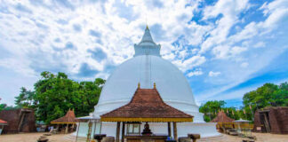 Seruwila Mangala Raja Maha Vihara – A Sacred Pilgrimage Site in Trincomalee, Sri Lanka Seruwila Mangala Raja Maha Vihara