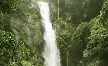 Mandaram Nuwara, Sri Lanka: The Hidden Village Beneath the Mist Beautiful waterfall in Mandaram Nuwara Sri Lanka